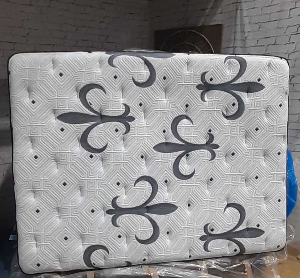 Stearns & Foster® Estate Pillow Top Lyanna 15 inch Mattress - Queen - Gallery Image 4